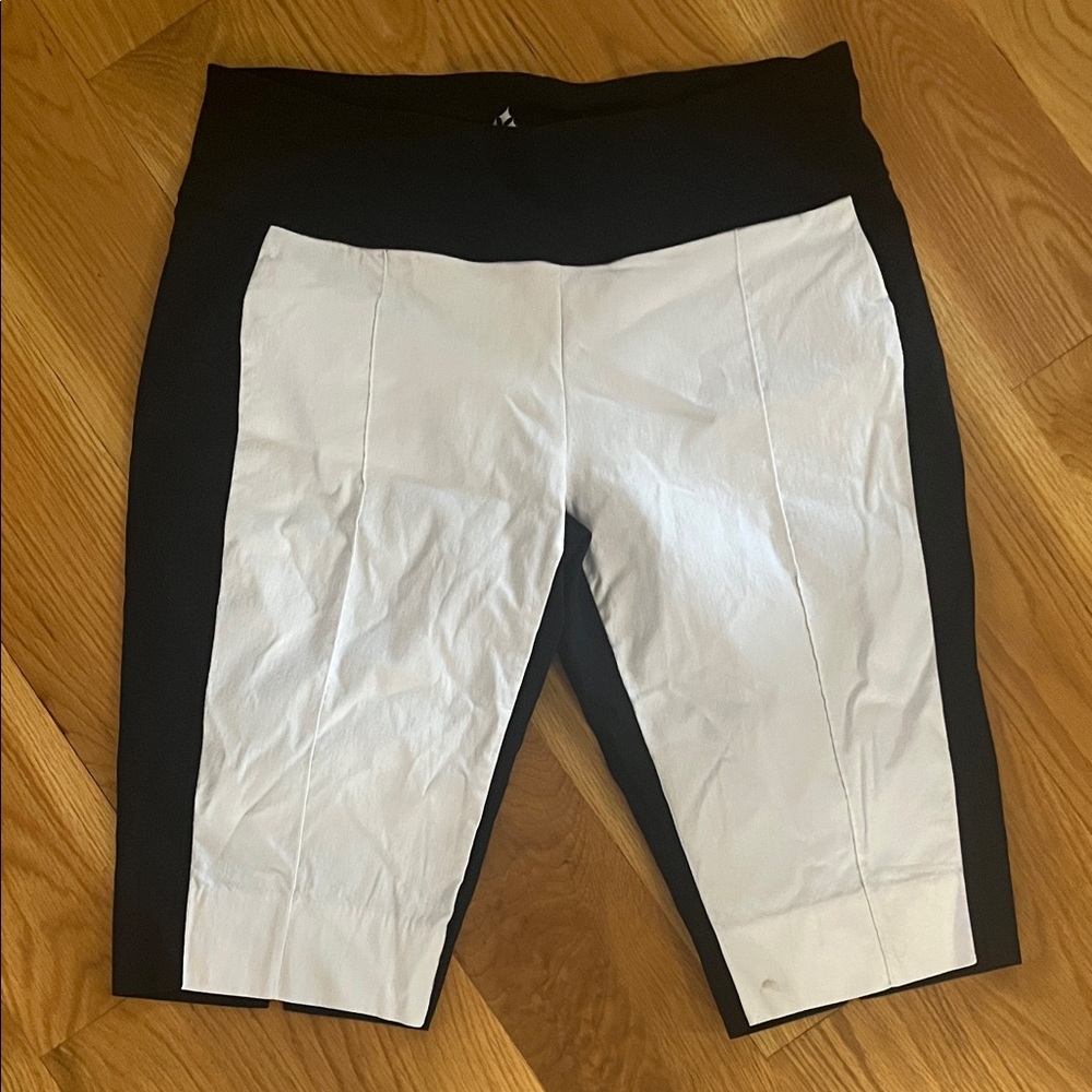 Jofit Black and White Women's Bermudas